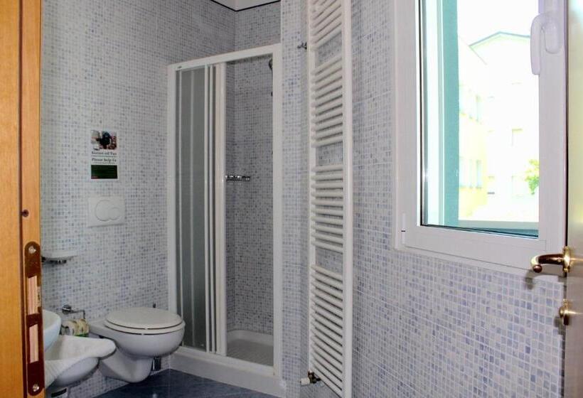 غرفة قياسية, Jole Beach