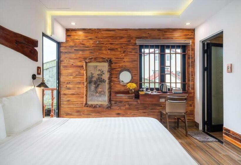 اتاق لوکس, La An Old Town