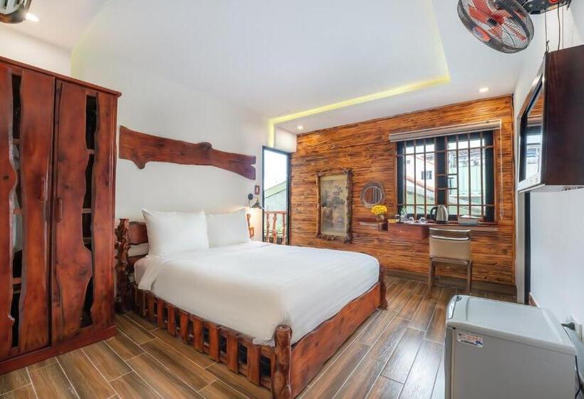 اتاق لوکس, La An Old Town