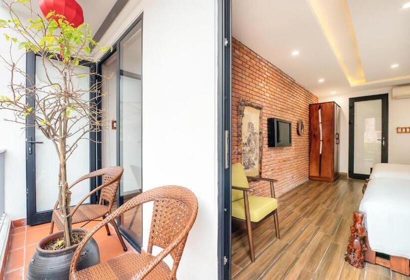 اتاق خانوادگی, La An Old Town