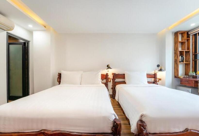 اتاق خانوادگی, La An Old Town