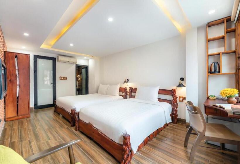 اتاق خانوادگی, La An Old Town