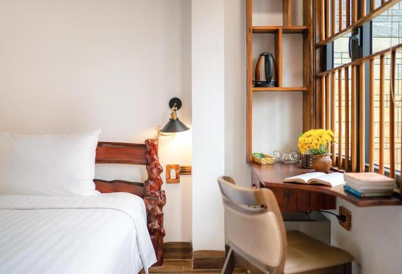 اتاق خانوادگی, La An Old Town