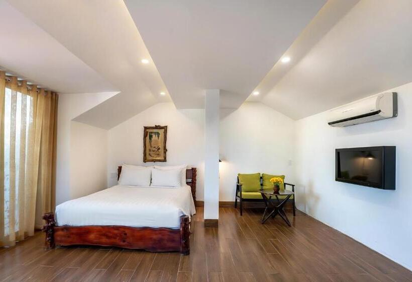 سوییت خانوادگی, La An Old Town