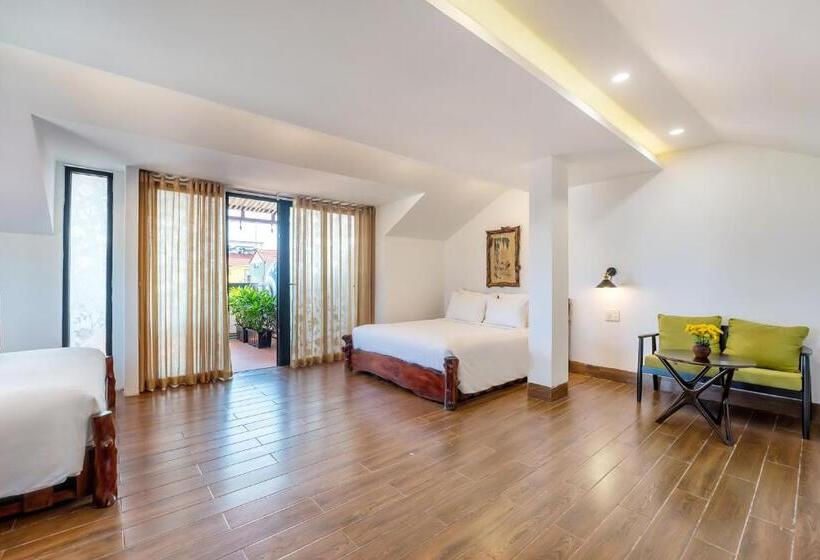 سوییت خانوادگی, La An Old Town