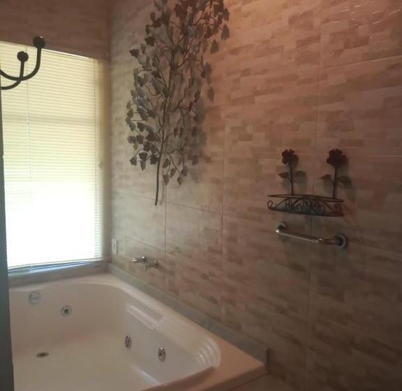 标准间带漩涡浴缸, Pousada Naif