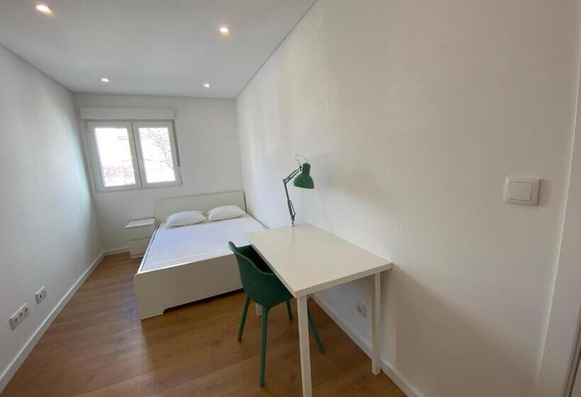 غرفة قياسية مع حمام خارجي, Carcavelos Beach Walking Distance Room