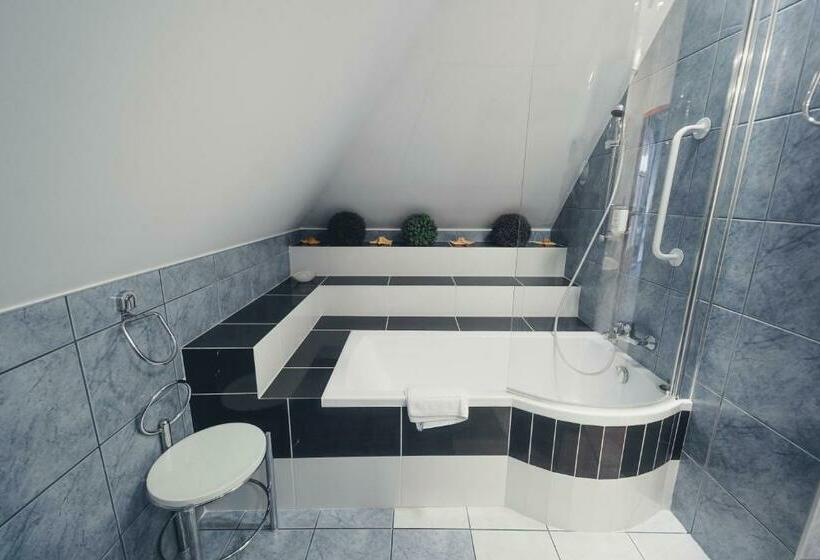 Люкс, Elita Hotel & Restauracja