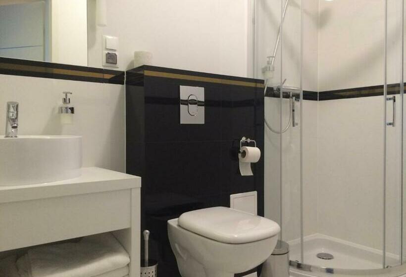 اتاق استاندارد یک نفره, Aleksandria