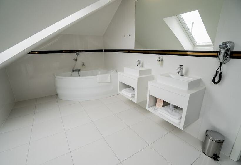 اتاق لوکس, Aleksandria