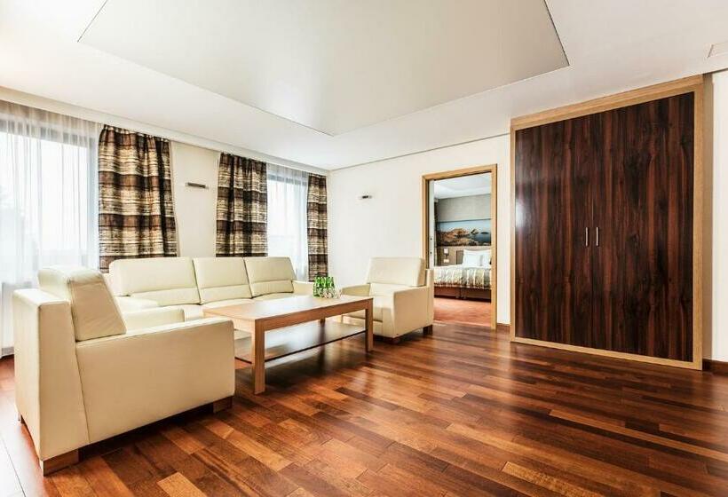 سوییت لوکس, Amazonka Conference And Spa