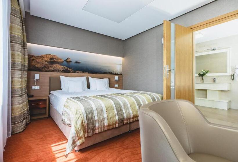 سوییت, Amazonka Conference And Spa