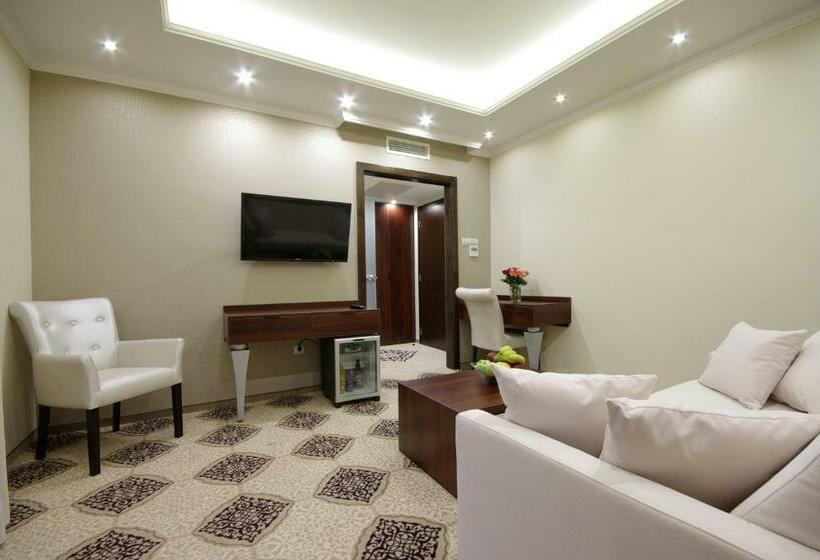 Номер Deluxe с Балконом, Arcanum