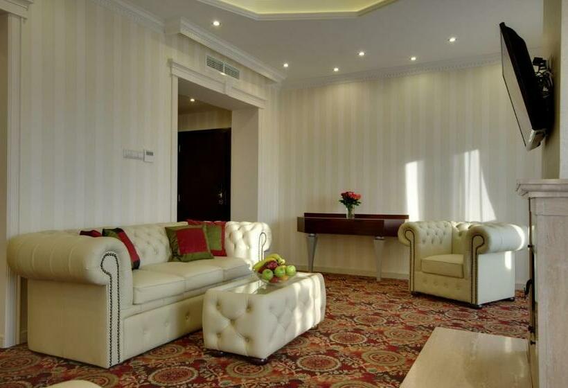 Люкс с Балконом, Arcanum