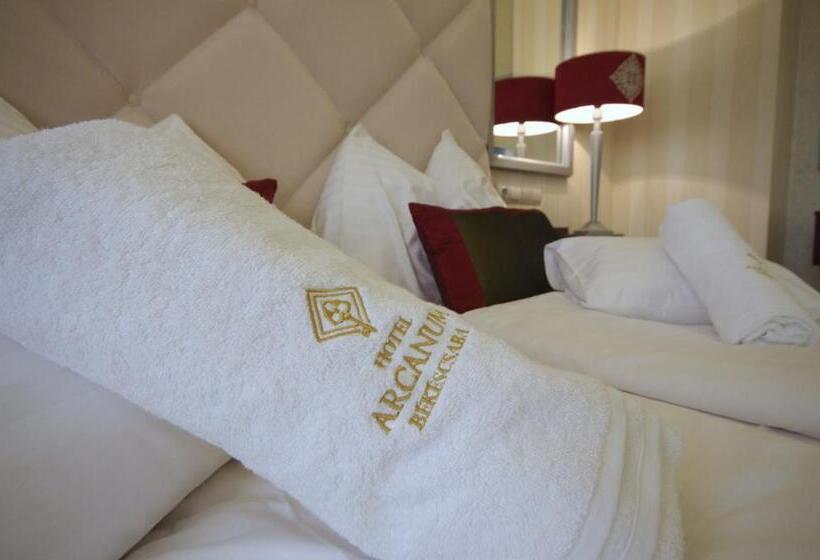 Люкс с Балконом, Arcanum