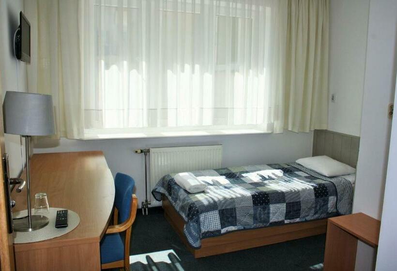 اتاق اکونومی یک تخته, Dom Polonii