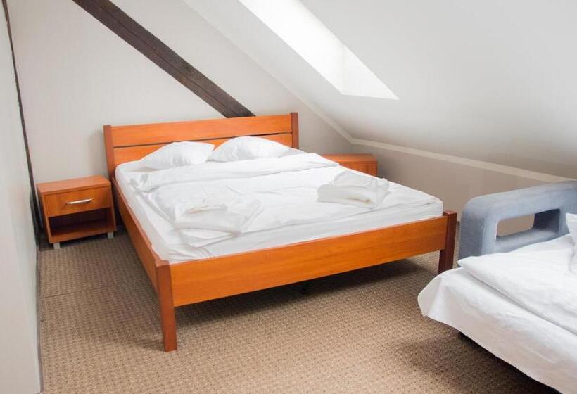 חדר משפחתי, Willa Dwór Górny