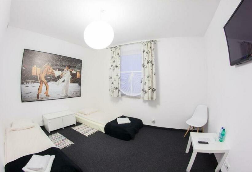 اتاق استاندارد, Garage