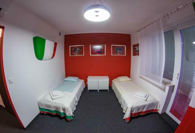 اتاق استاندارد, Garage