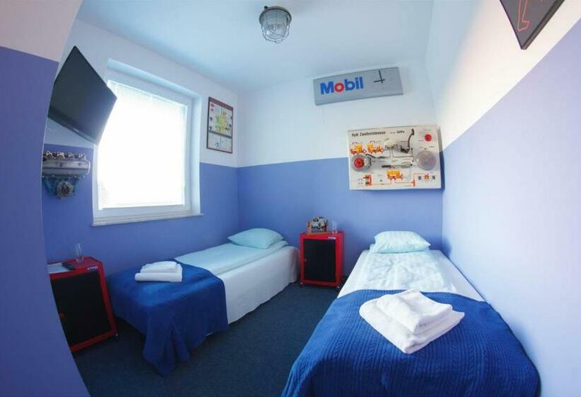 اتاق استاندارد, Garage