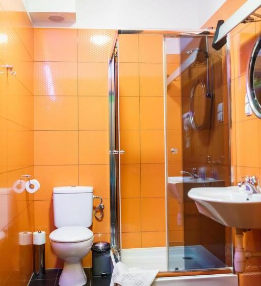 اتاق استاندارد, Garage