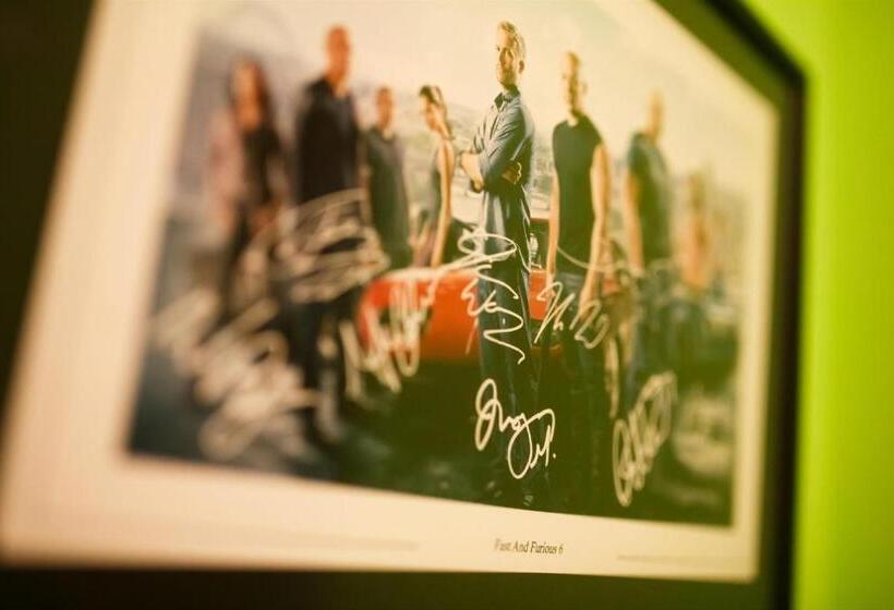 اتاق استاندارد, Garage