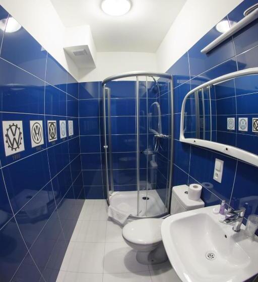 اتاق استاندارد, Garage