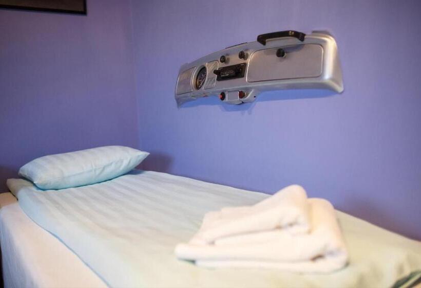 اتاق استاندارد, Garage