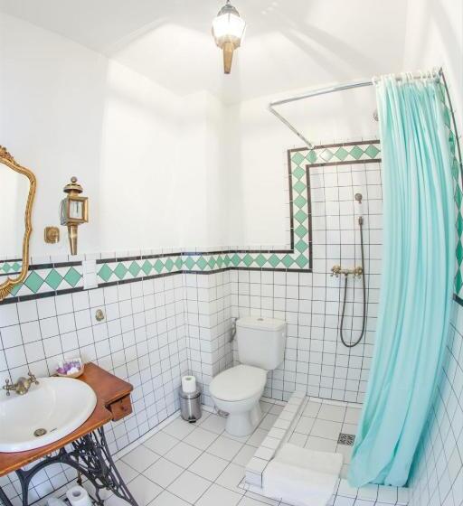 اتاق استاندارد با تخت بزرگ, Garage