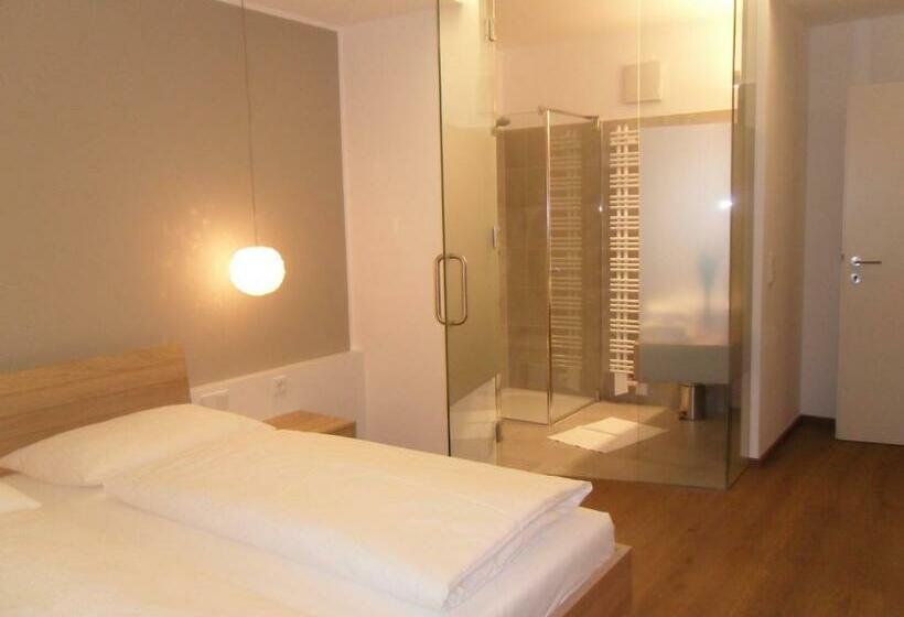 발코니가 있는 프리미엄 룸, Gasthof Pension Schütz