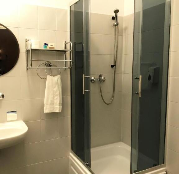 اتاق لوکس با تخت بزرگ, Granada