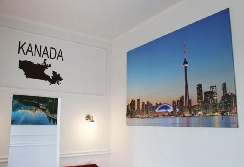 اتاق استاندارد سه نفره, Granada