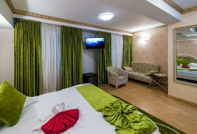 高级大房间, Helin Central