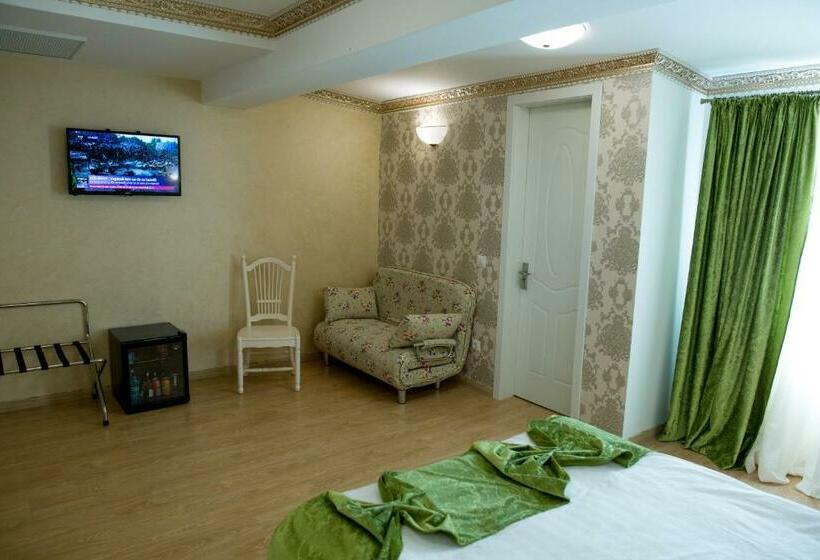 高级大房间, Helin Central