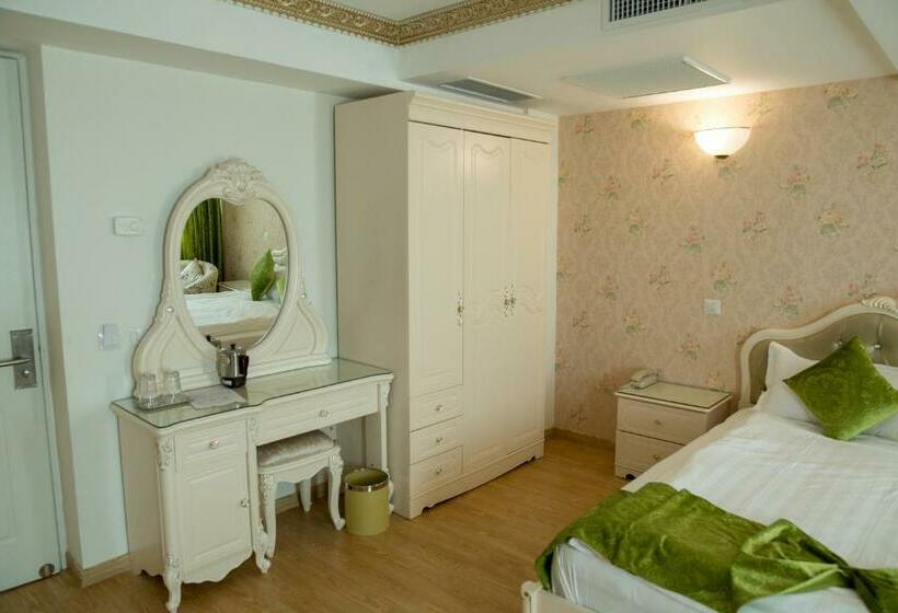 高级大房间, Helin Central