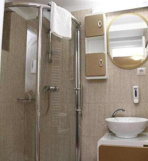 标准间, Helin Central