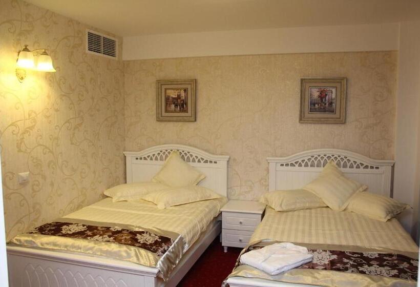 标准间, Helin Central