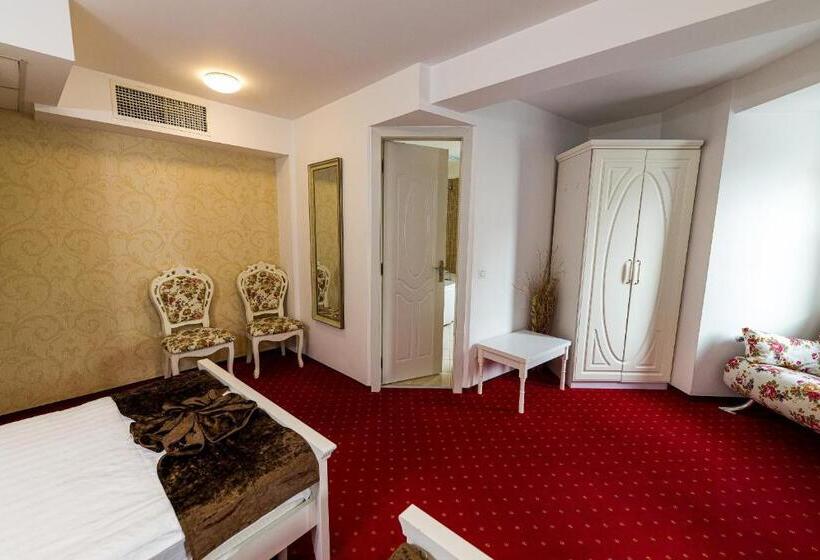 小型套房, Helin Central