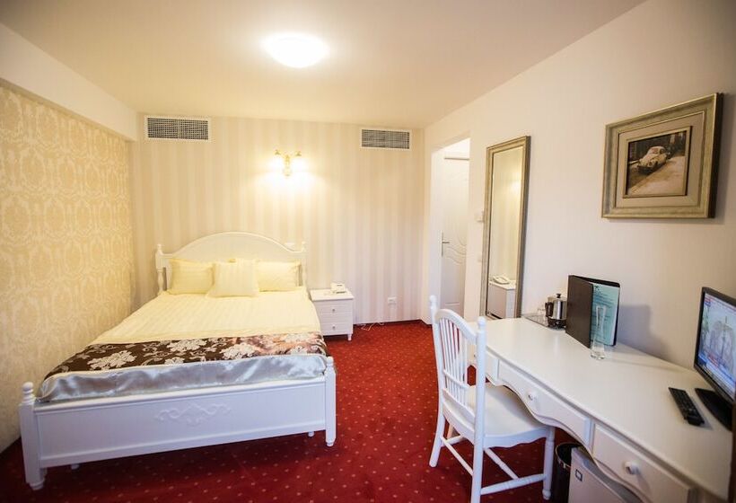 标准间, Helin Central