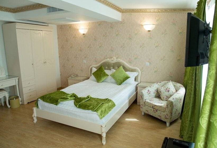 标准间, Helin Central