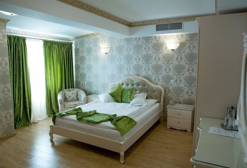 标准间, Helin Central