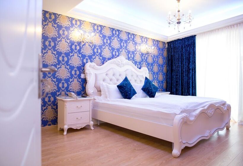 高级大房间, Helin Central