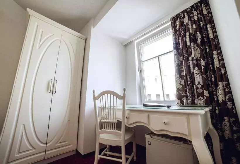 Junior Suite, Helin Central