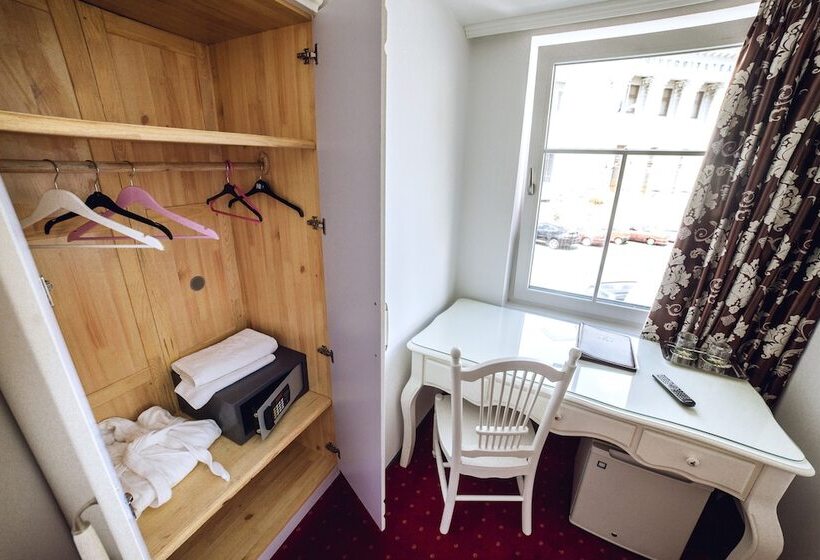 小型套房, Helin Central