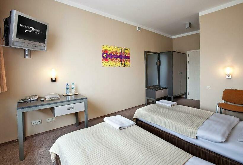 スタンダードトリプルルーム, Jarota