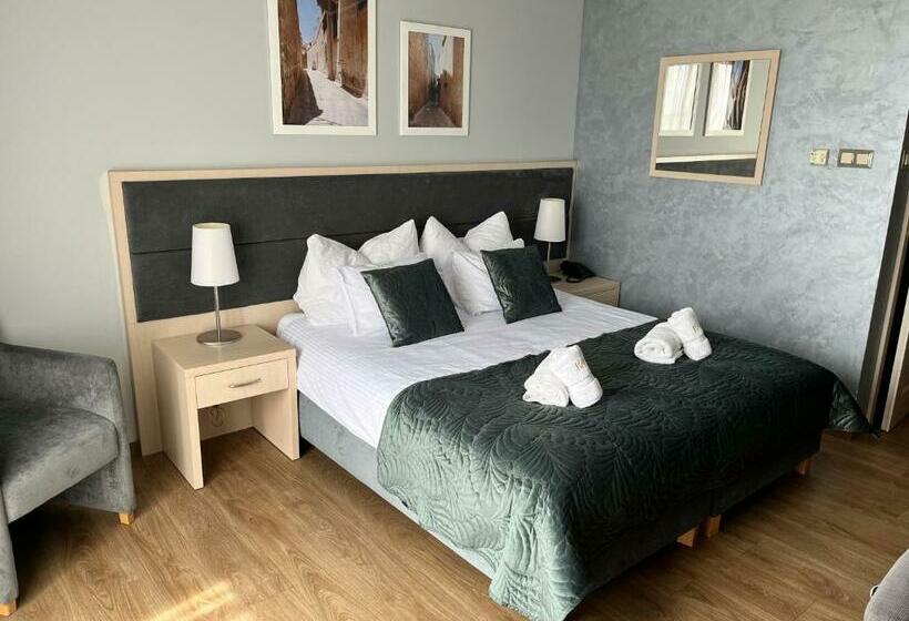 수피리어 룸, Kristoff