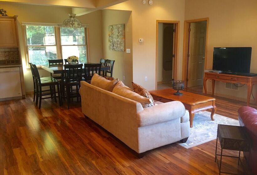 סוויטת דלוקס 3 חדרים, Lake Harmony Inn