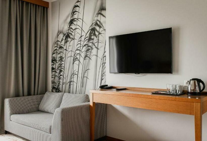 اتاق پریمیوم با چشمانداز دریاچه, Marina Club