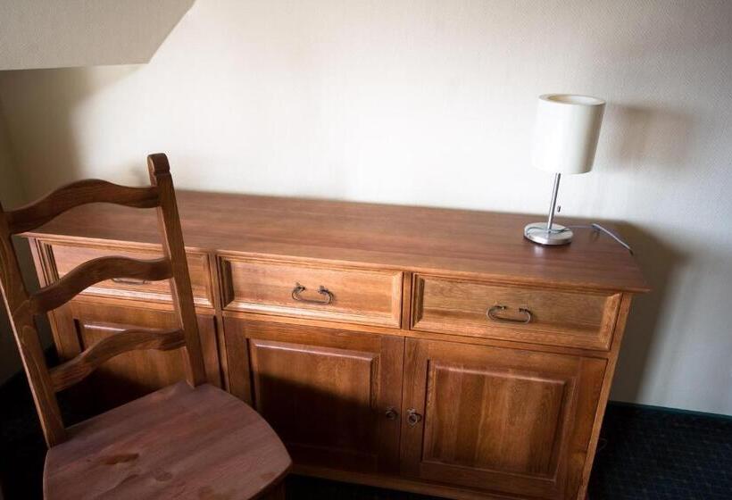 Quarto Triplo Estandar, Marymont Sggw Przy Dolinie Kościeliskiej