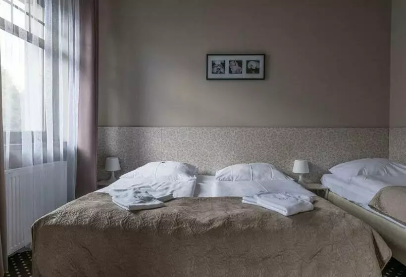 スタンダード４人部屋, Medical Wellness & Spa Werona